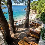 Beachfront Vala With A Swimming Pool Apartament *