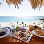 Daire Beachfront Vala With A Swimming Pool Orebić