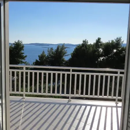 Beachfront Vala With A Swimming Pool Apartment *