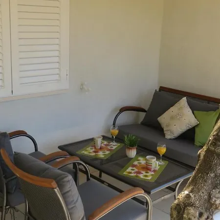Beachfront Vala With A Swimming Pool Apartment Orebic