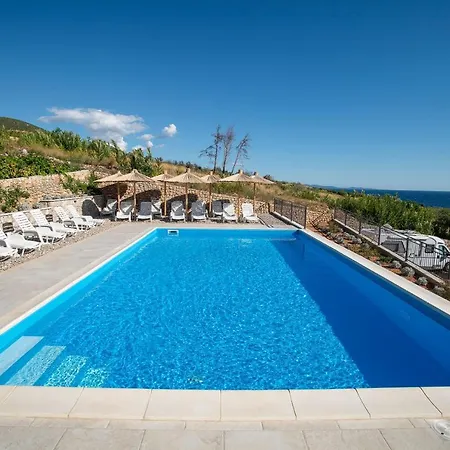 Beachfront Vala With A Swimming Pool * Orebic