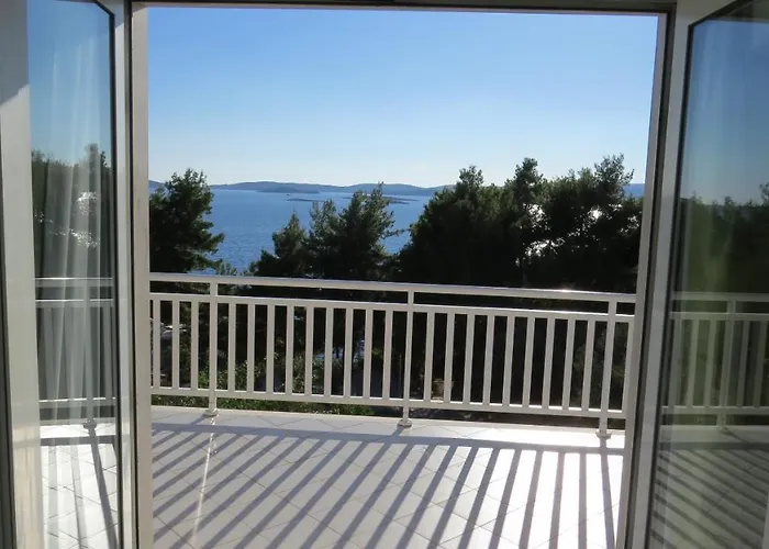 Beachfront Vala With A Swimming Pool Apartment *