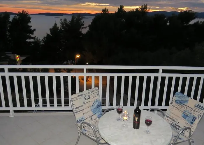 Beachfront Vala With A Swimming Pool Apartman