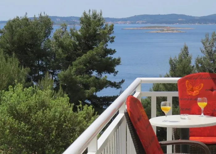 Apartman Beachfront Vala With A Swimming Pool Orebić