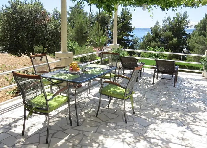 Apartman Beachfront Vala With A Swimming Pool *