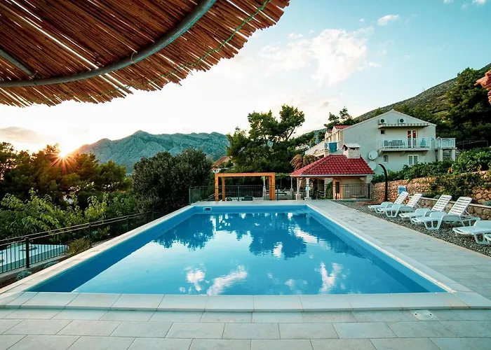 Beachfront Vala With A Swimming Pool * Orebić
