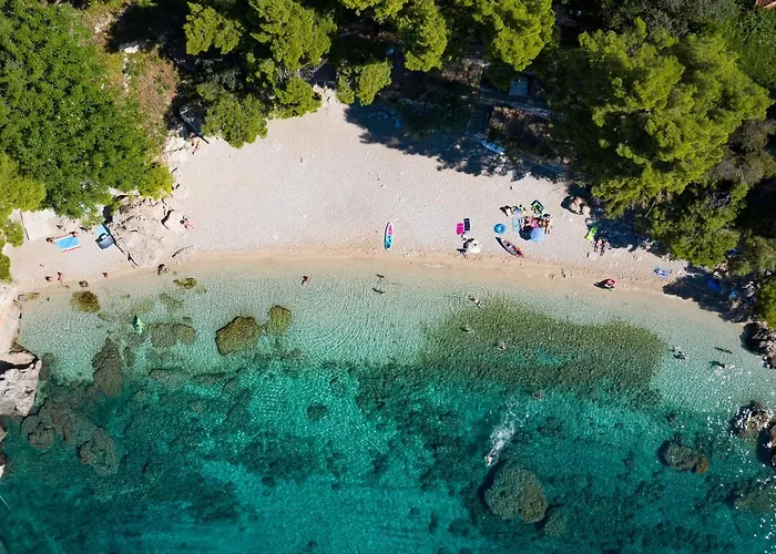 Beachfront Vala With A Swimming Pool Apartman