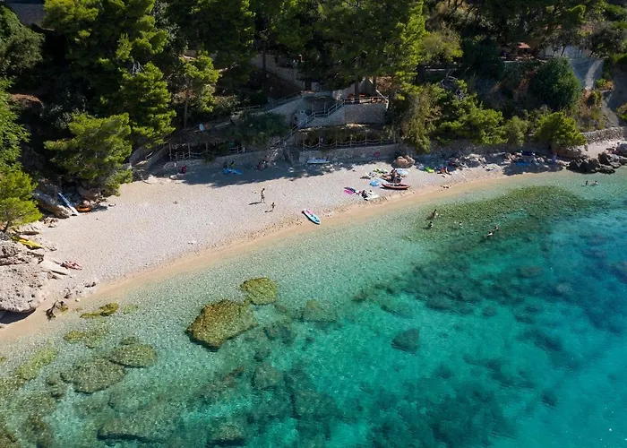 Beachfront Vala With A Swimming Pool Apartman Orebić