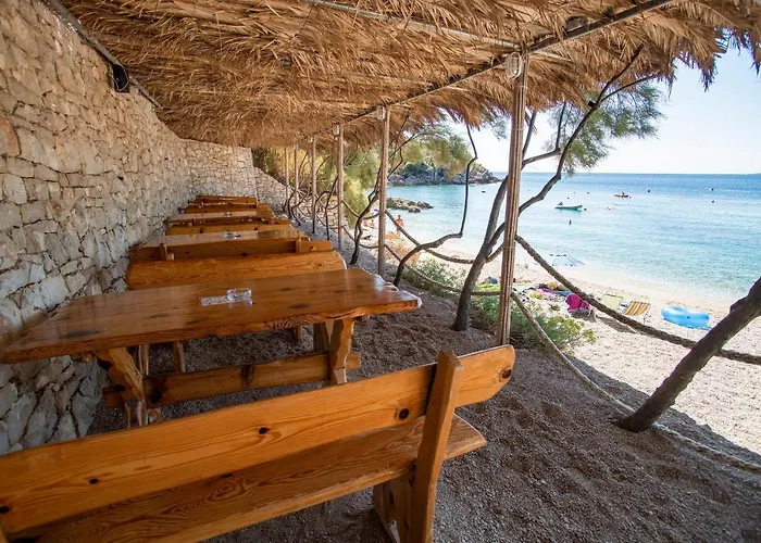 Apartman Beachfront Vala With A Swimming Pool *